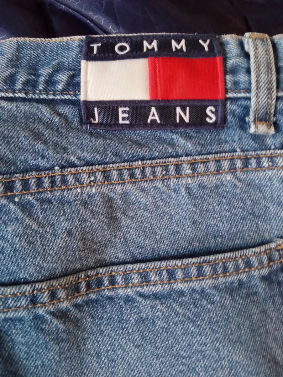 Tommy Hilfiger jeans men's 38/32 Tommy Jeans logo patch lighter wash loose fit 90's vintage Tommy Jeans