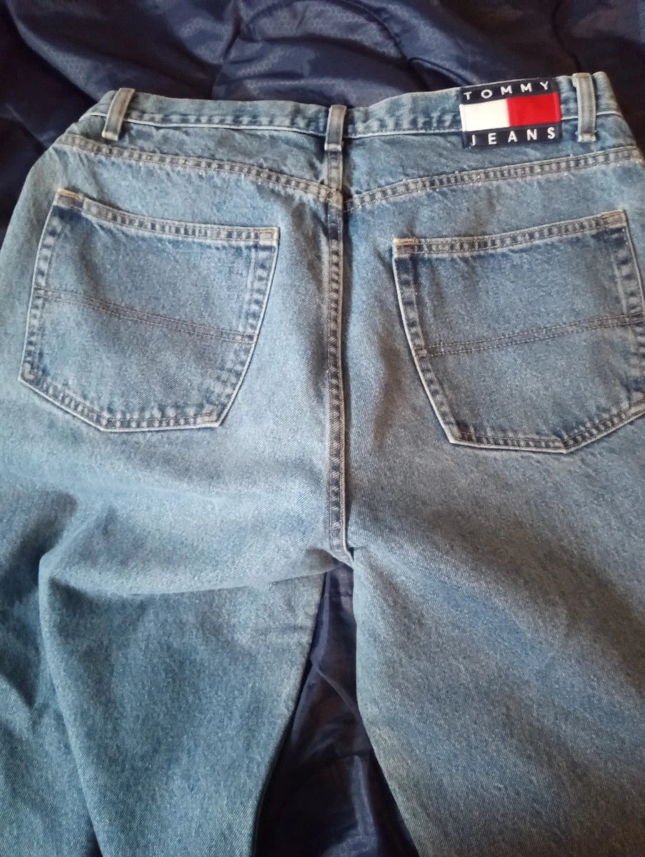 Tommy Hilfiger jeans men's 38/32 Tommy Jeans logo patch lighter wash loose fit 90's vintage Tommy Jeans